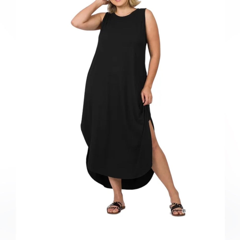 Zenana Black Maxi Dress with side pockets.